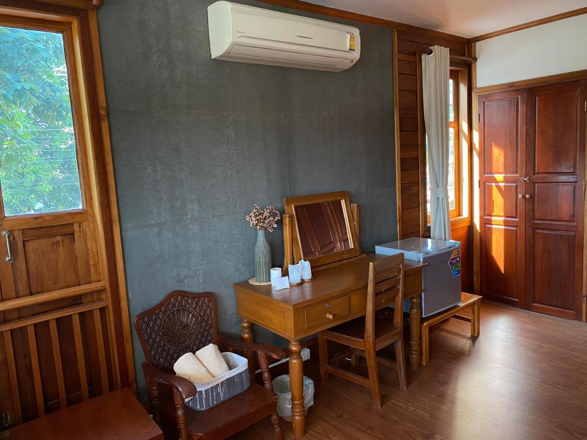 Tha Ma-O Bouteak Homestay - Self Check-In Lampang Esterno foto