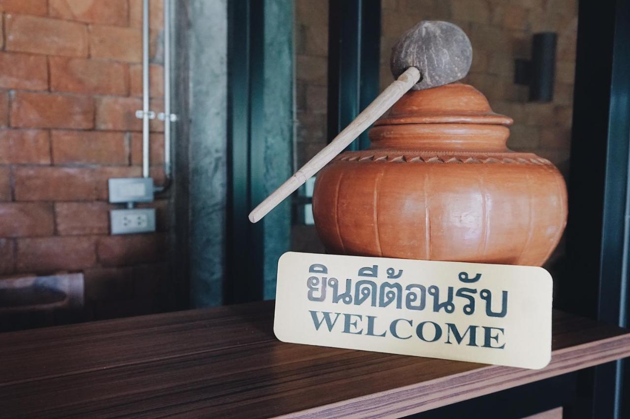 Tha Ma-O Bouteak Homestay - Self Check-In Lampang Esterno foto
