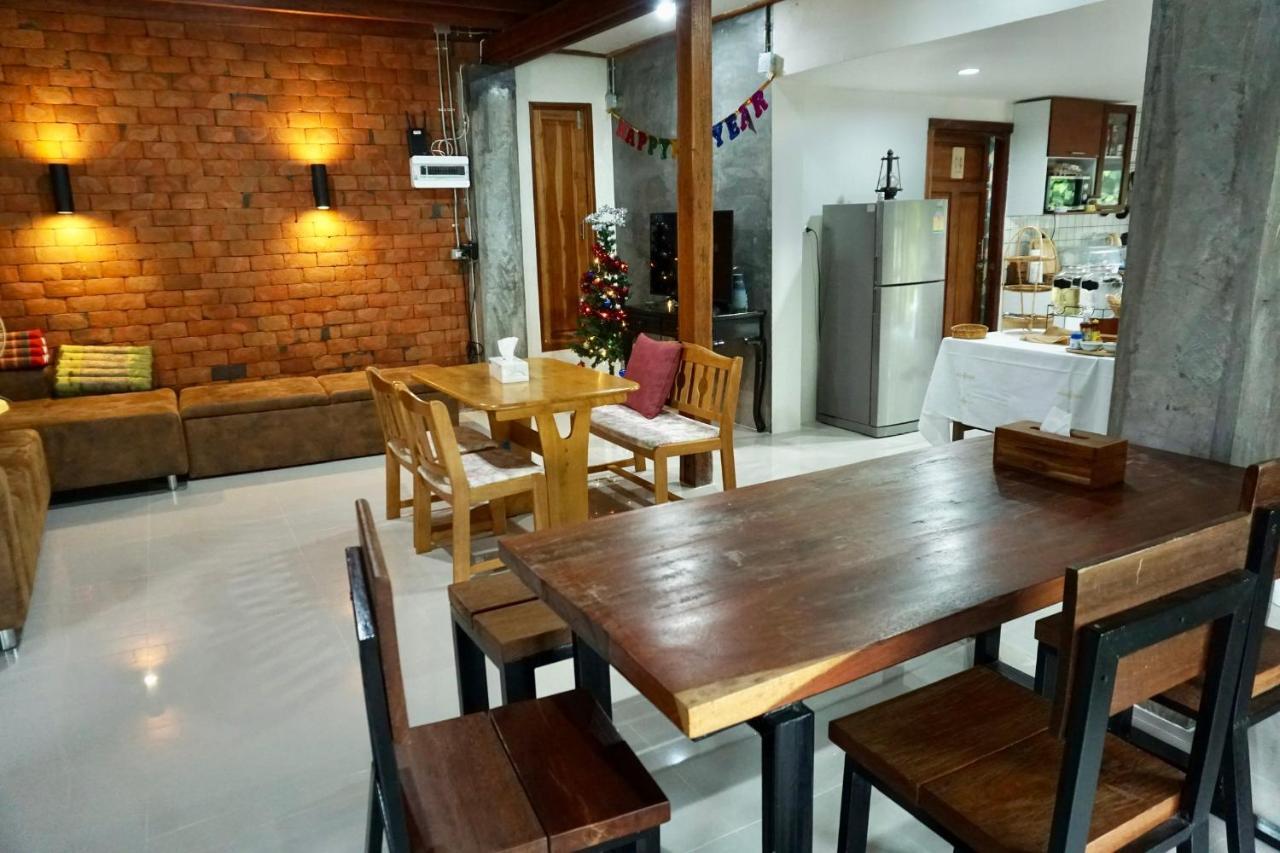 Tha Ma-O Bouteak Homestay - Self Check-In Lampang Esterno foto