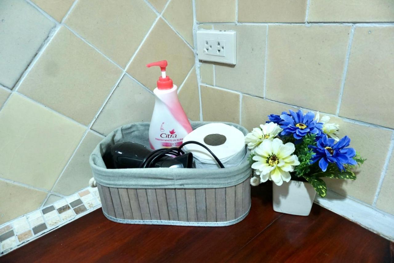 Tha Ma-O Bouteak Homestay - Self Check-In Lampang Esterno foto
